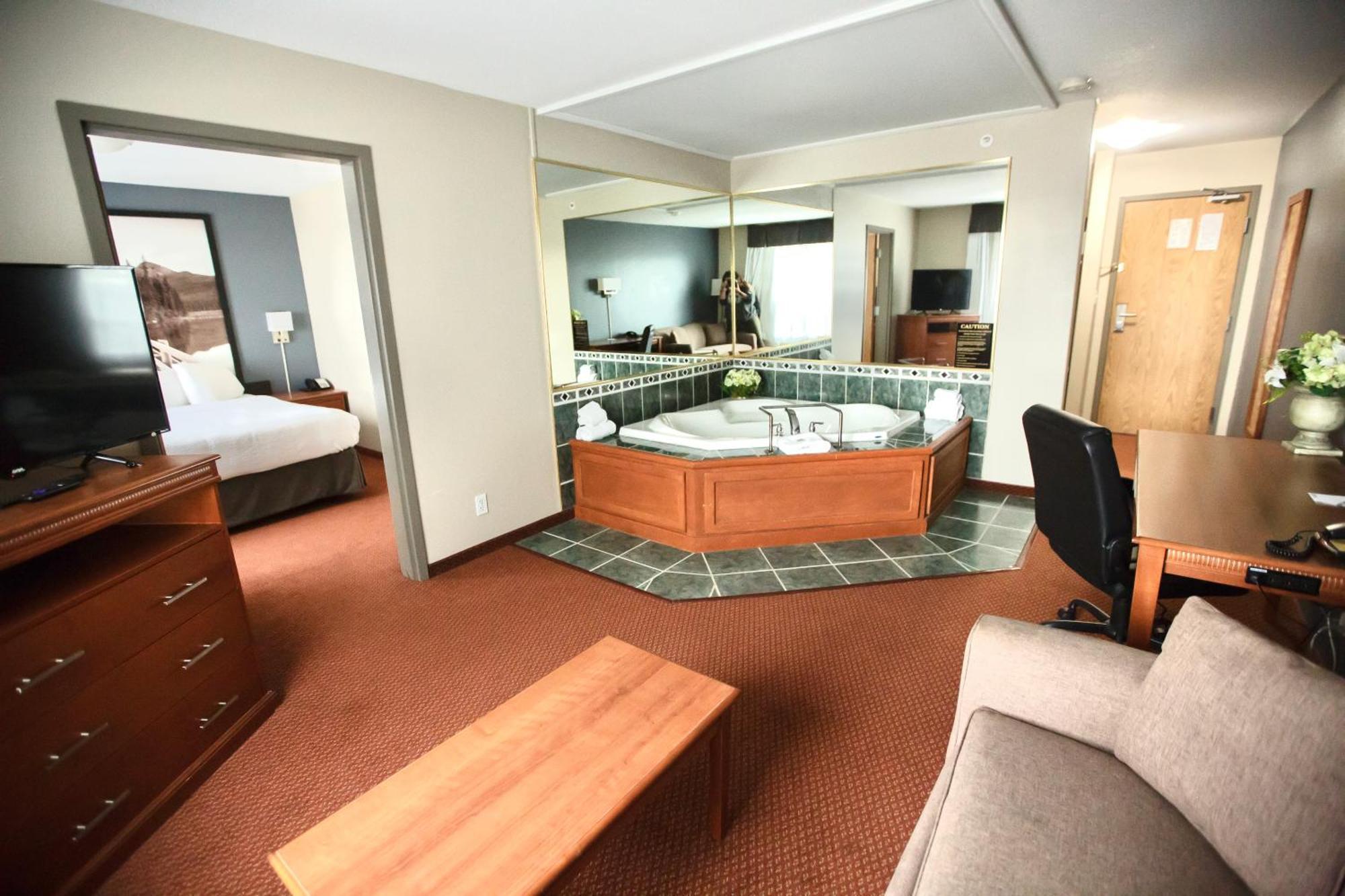ซูเปอร์ 8 บาย วินด์แฮม ไวท์คอร์ต Hotel ไวท์คอร์ท ภายนอก รูปภาพ