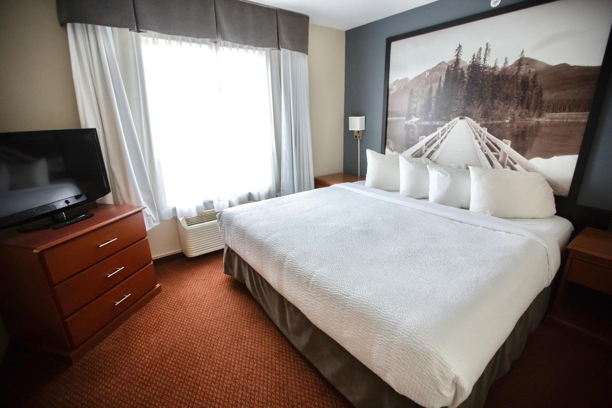 ซูเปอร์ 8 บาย วินด์แฮม ไวท์คอร์ต Hotel ไวท์คอร์ท ภายนอก รูปภาพ